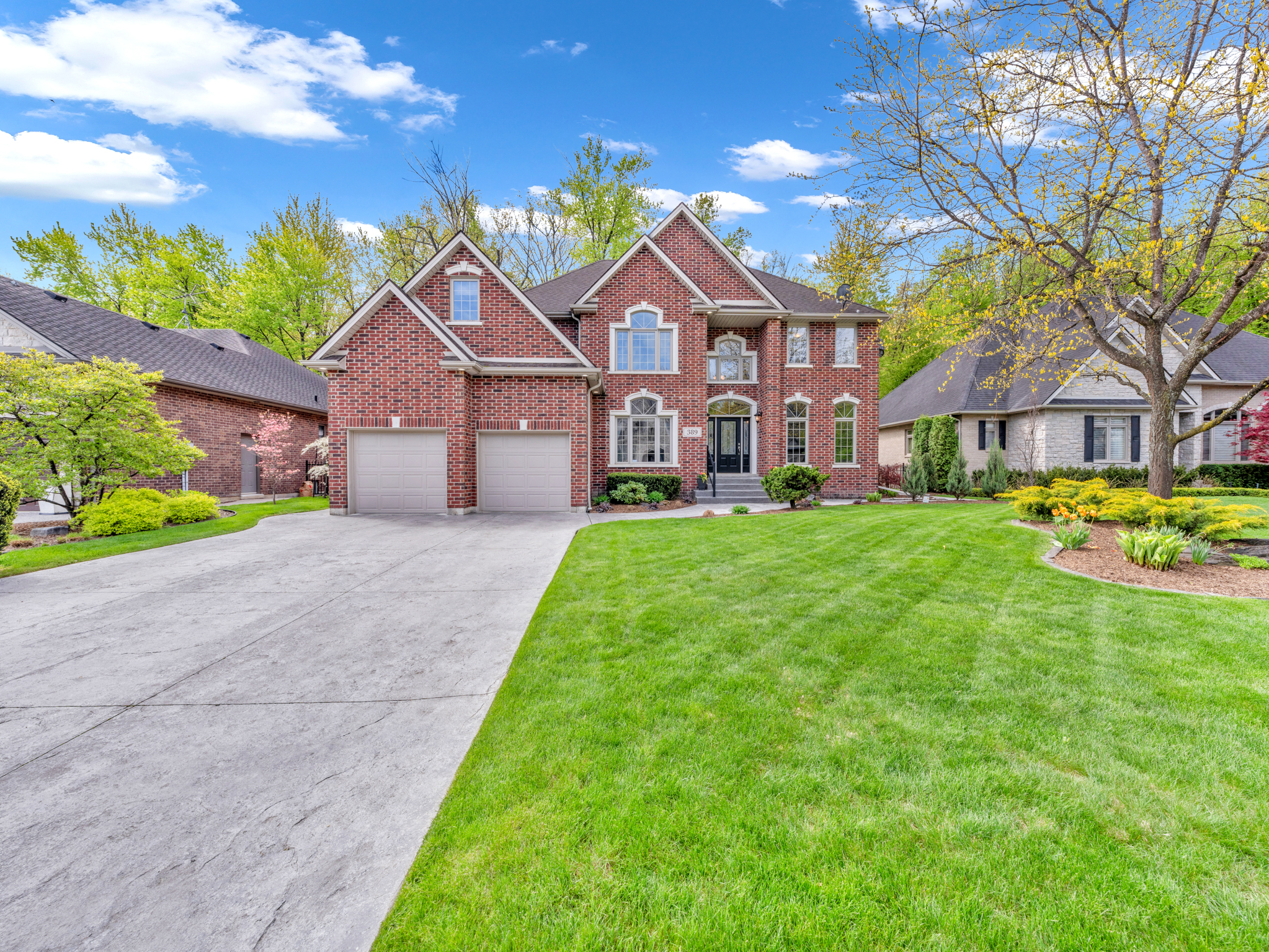 Custom All-Brick 2-Storey in Russell Woods — 4 Bed, 4.1 Bath, 3,164 Sq Ft on a Treed Cul-De-Sac - Photo 12