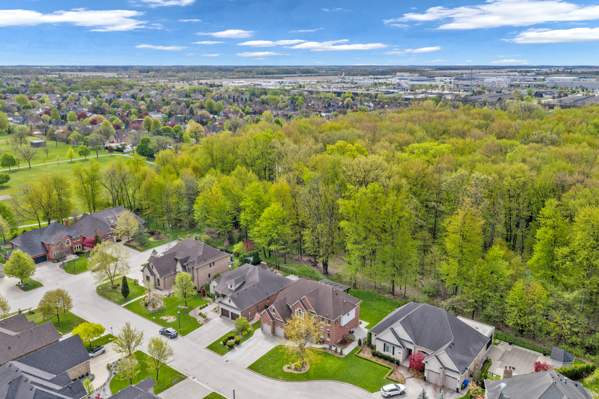 Custom All-Brick 2-Storey in Russell Woods — 4 Bed, 4.1 Bath, 3,164 Sq Ft on a Treed Cul-De-Sac - Photo 8