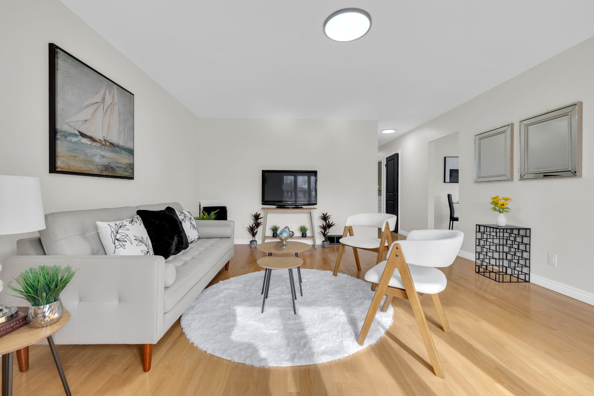Renovated Brick Bungalow — 1 Block from Sandpoint Beach | 556 Clover, Windsor - Photo 7