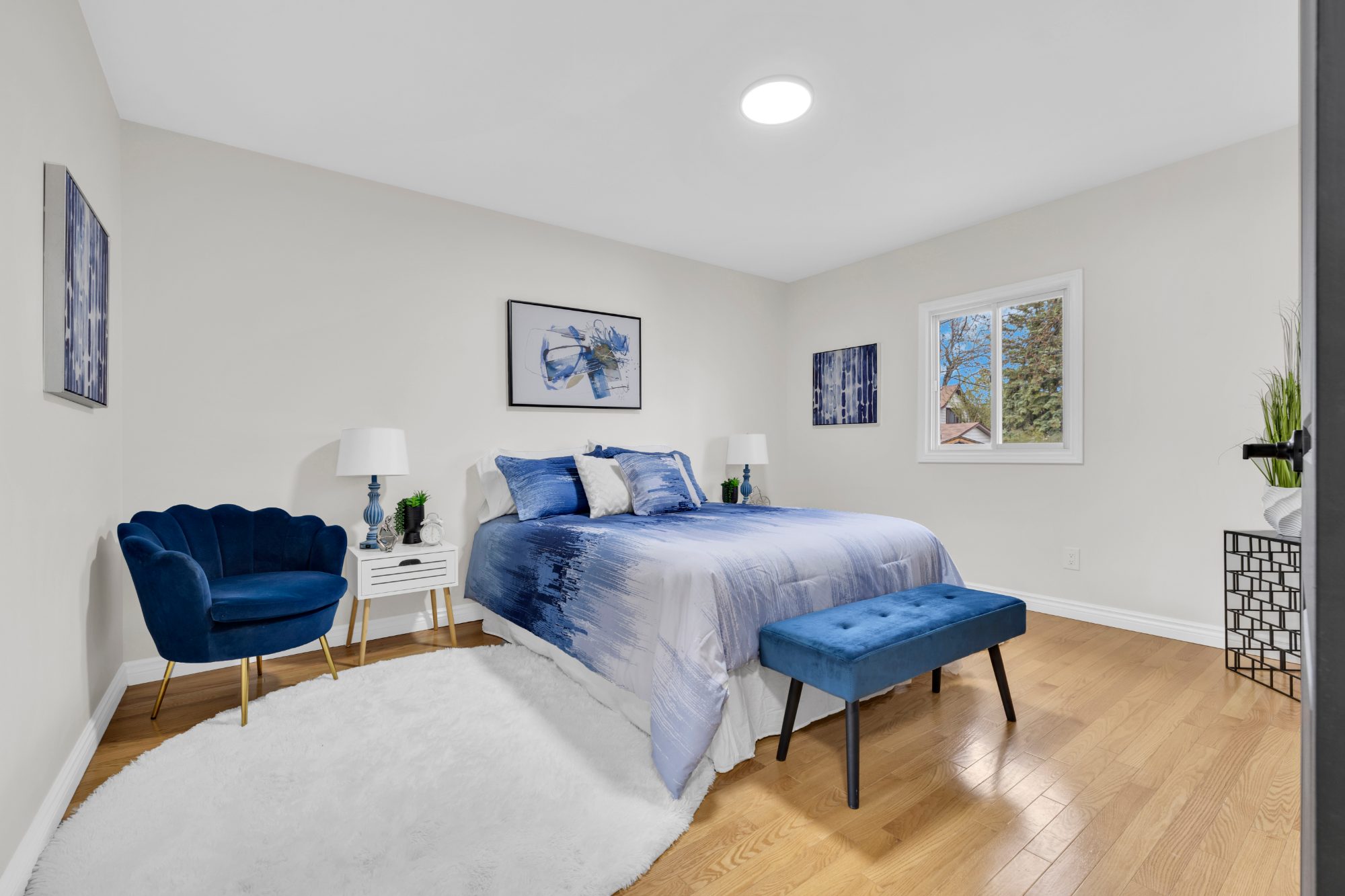 Renovated Brick Bungalow — 1 Block from Sandpoint Beach | 556 Clover, Windsor - Photo 12