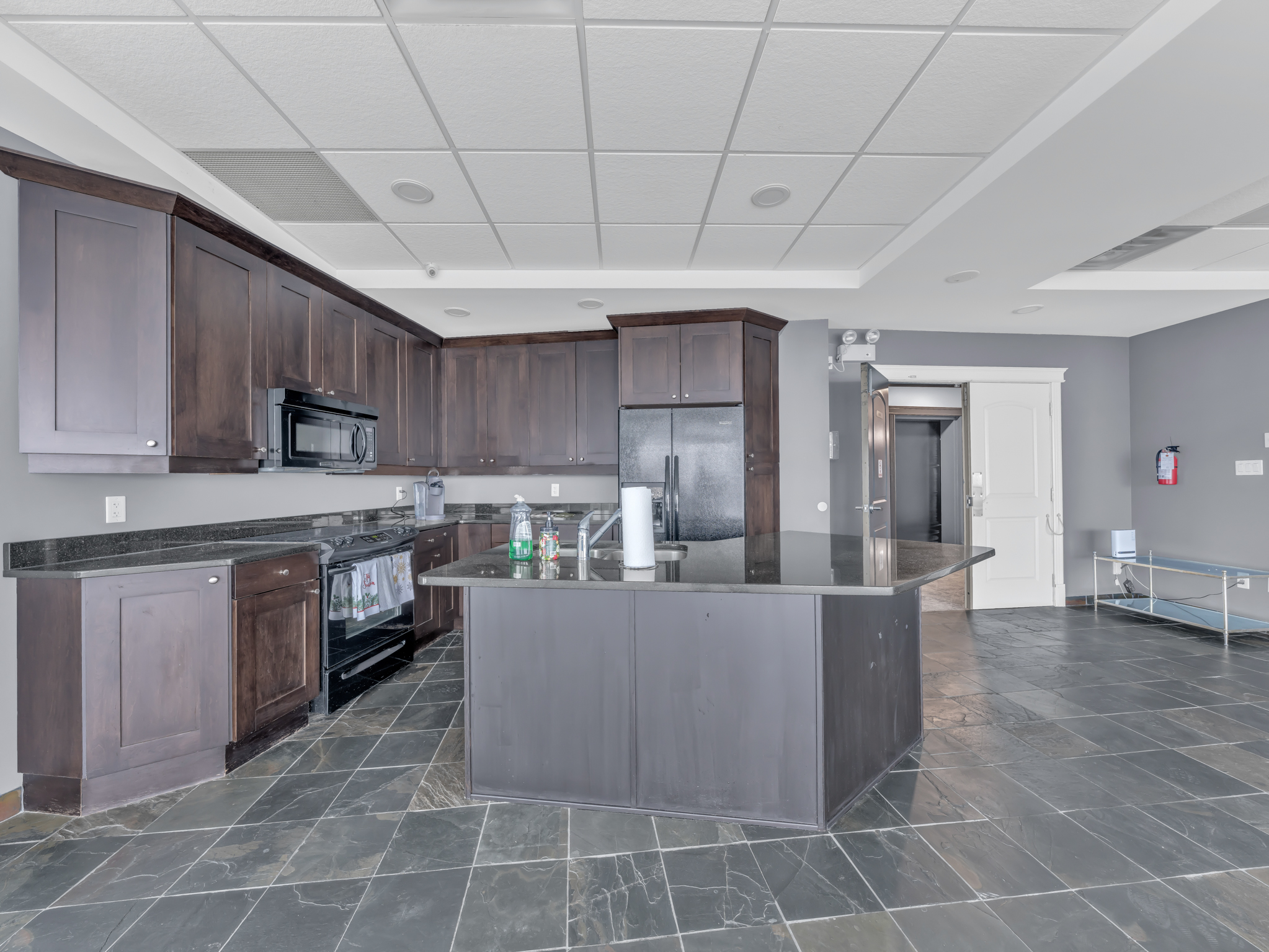 Building kitchen — party room