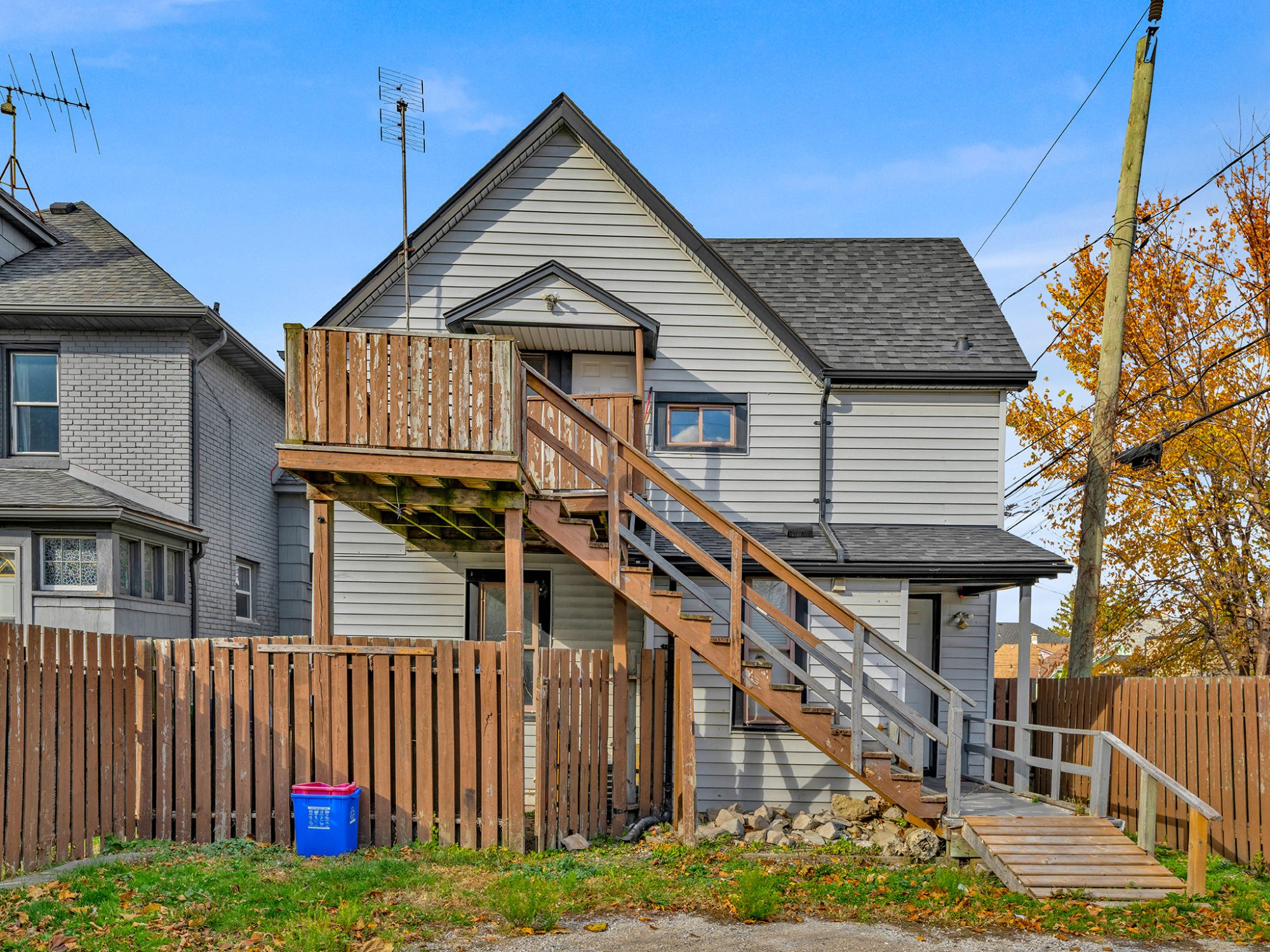 Tenanted Walkerville Duplex — Two Units, Steady Income, 1.5-Car Garage - Photo 12