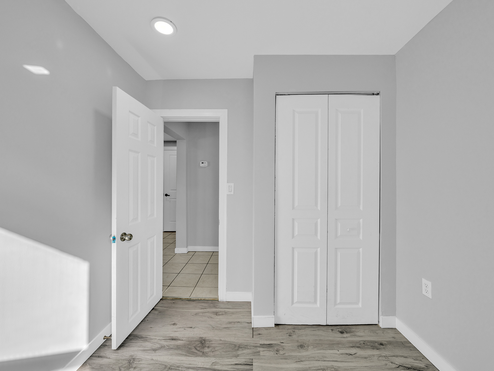 Tenanted Walkerville Duplex — Two Units, Steady Income, 1.5-Car Garage - Photo 6
