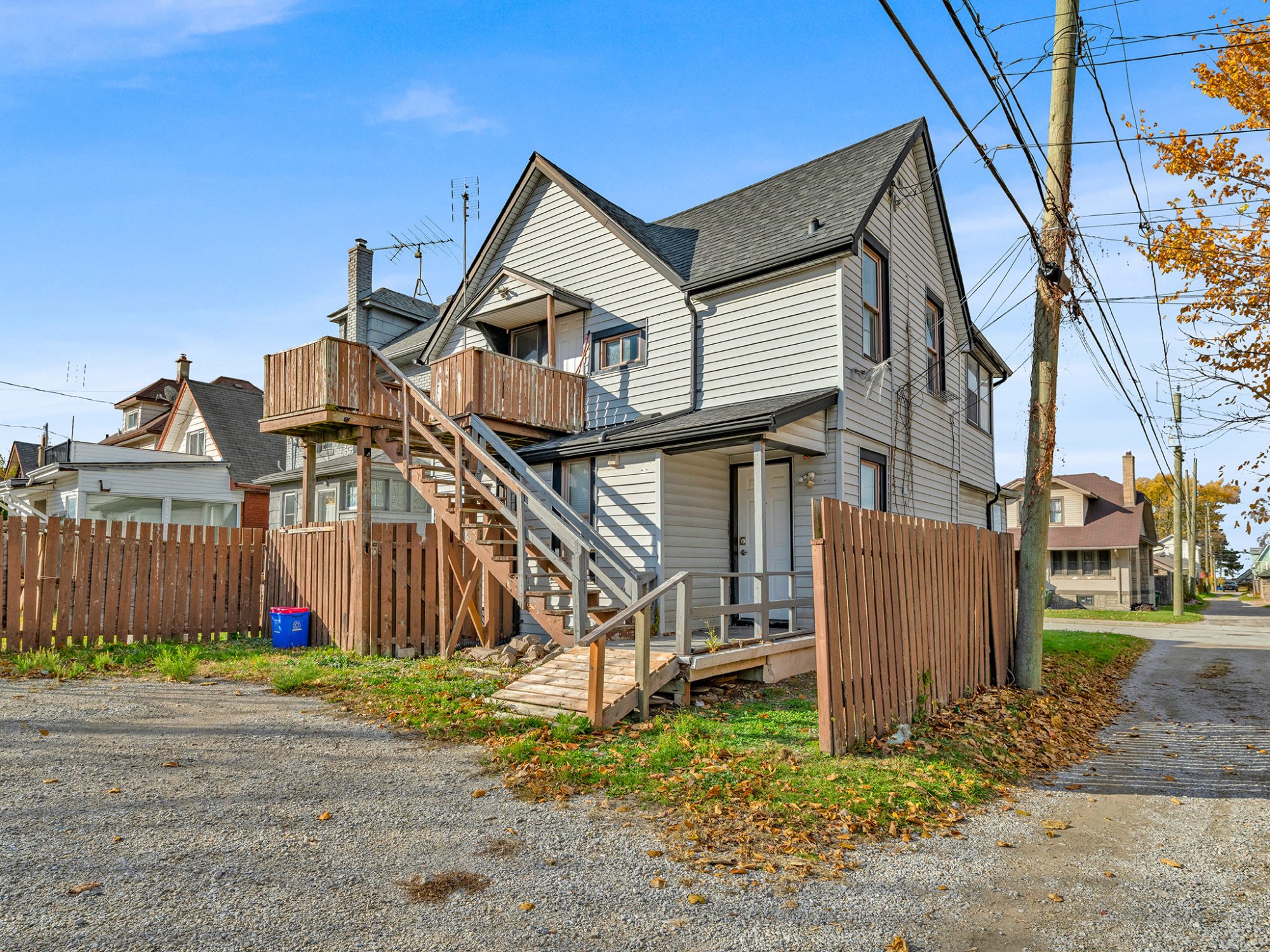 Tenanted Walkerville Duplex — Two Units, Steady Income, 1.5-Car Garage - Photo 10