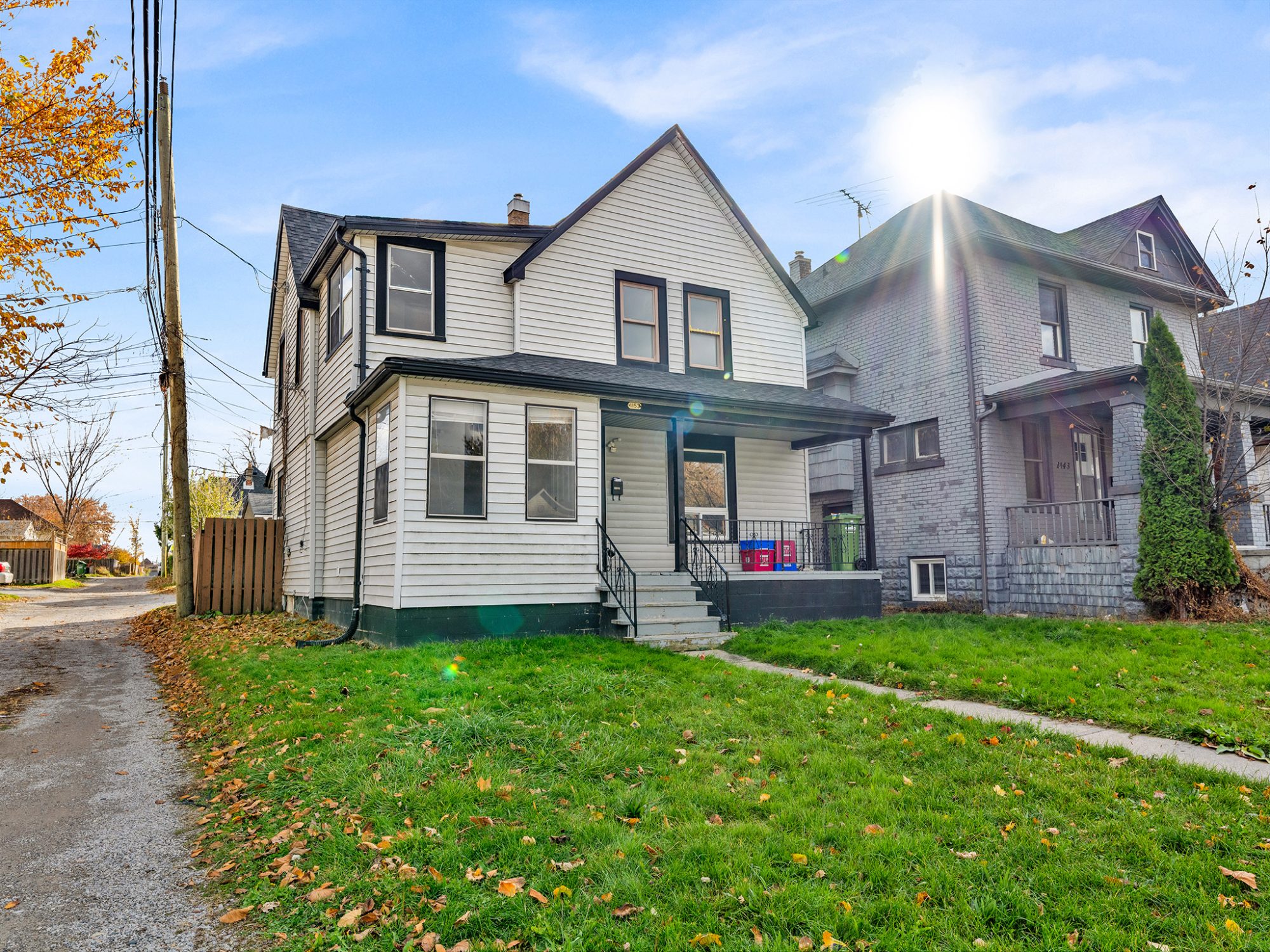 Tenanted Walkerville Duplex — Two Units, Steady Income, 1.5-Car Garage - Photo 9