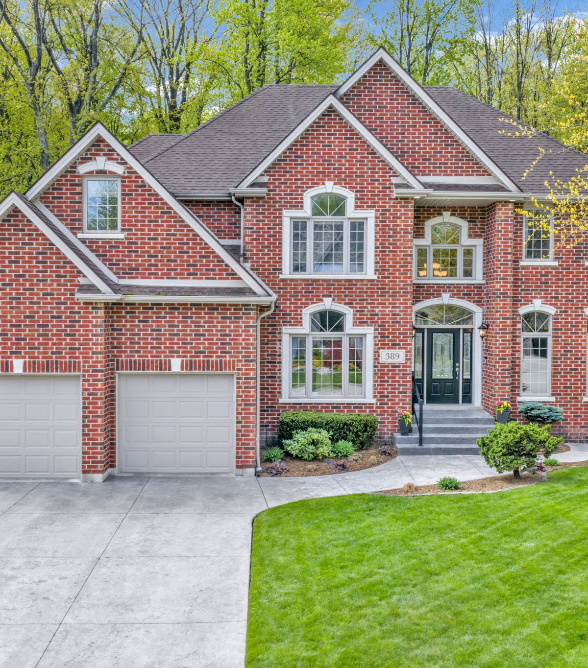 389 Bel Air Circle, Lakeshore, Ontario - Photo 1