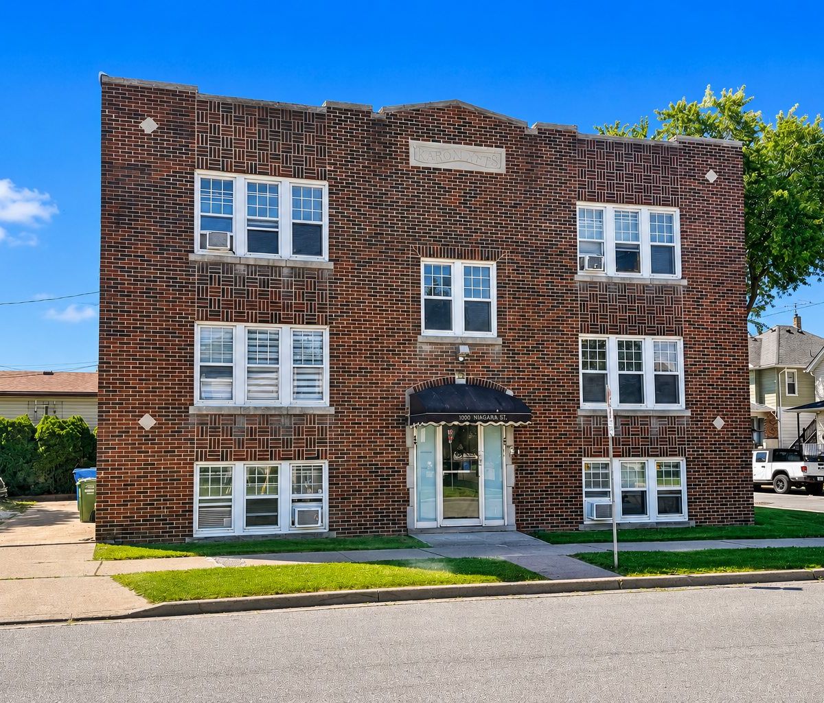 Unit 4 and 6, 1009 Niagara Street, Windsor, Ontario - Photo 1
