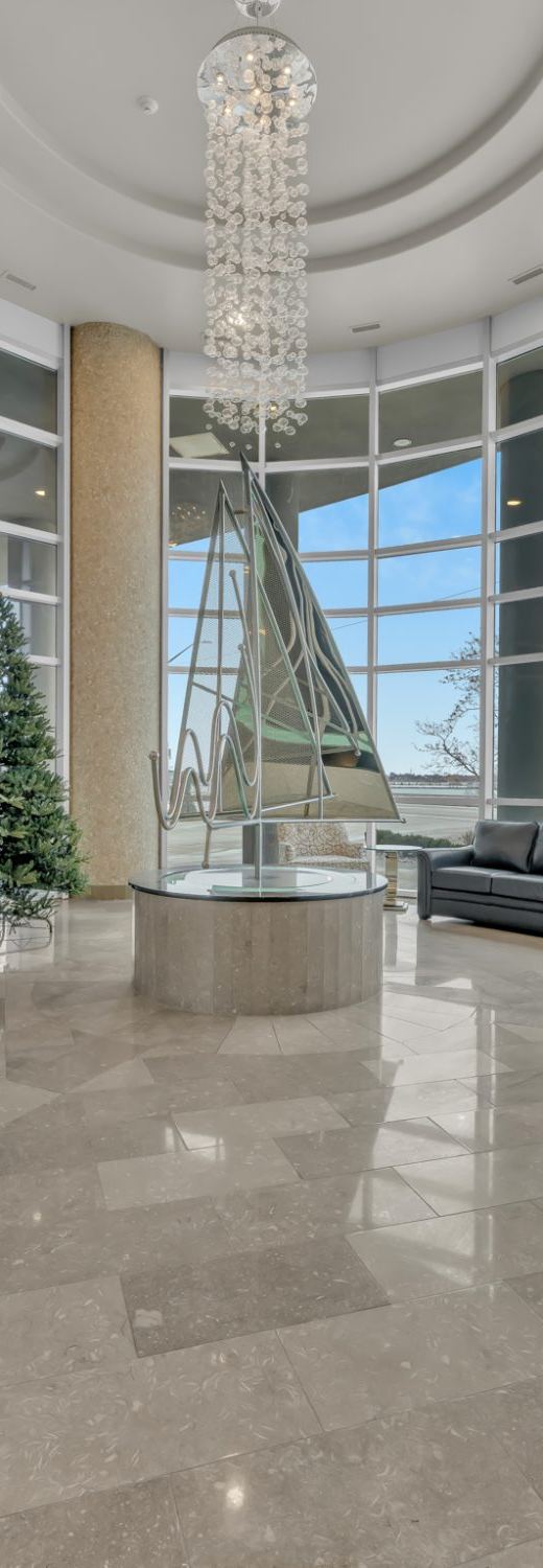 Condo in Windsor, ON - Photo 2