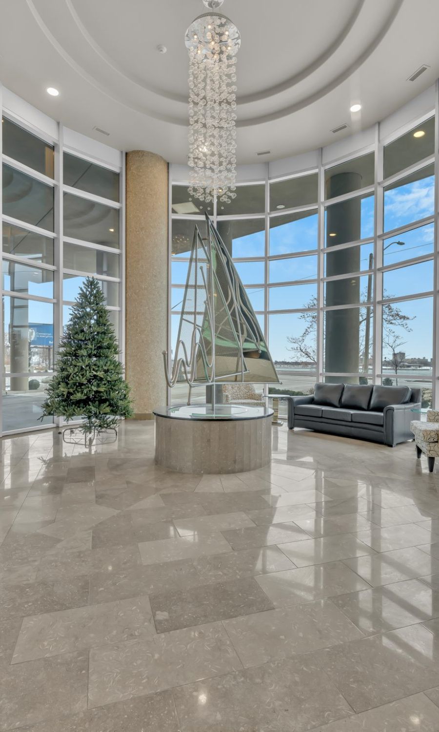 Condo in Windsor, ON - Photo 2