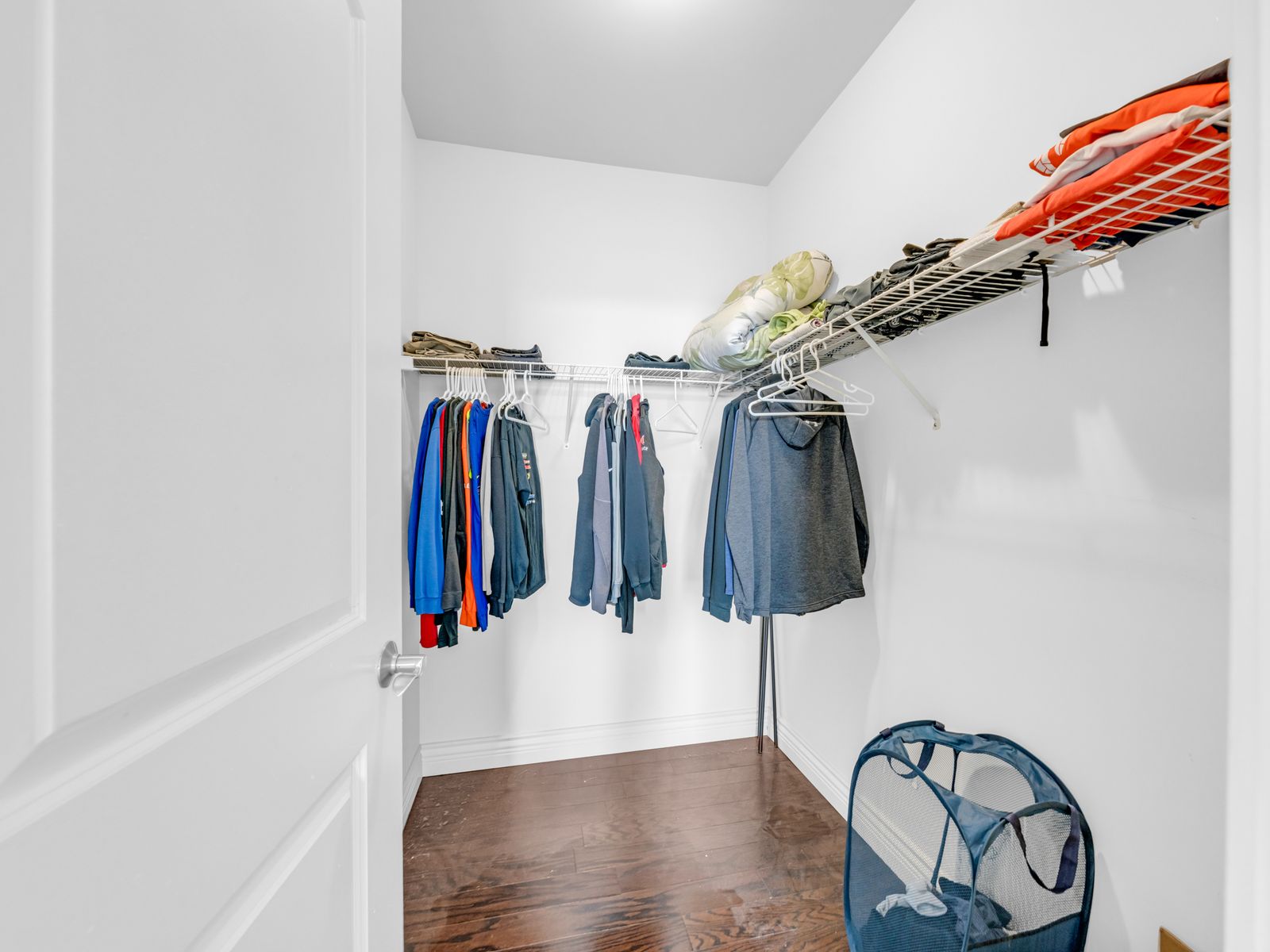 Walk-in closet