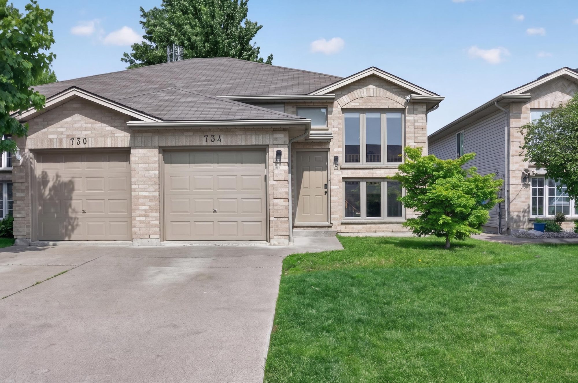 734 Michael, Tecumseh — front exterior