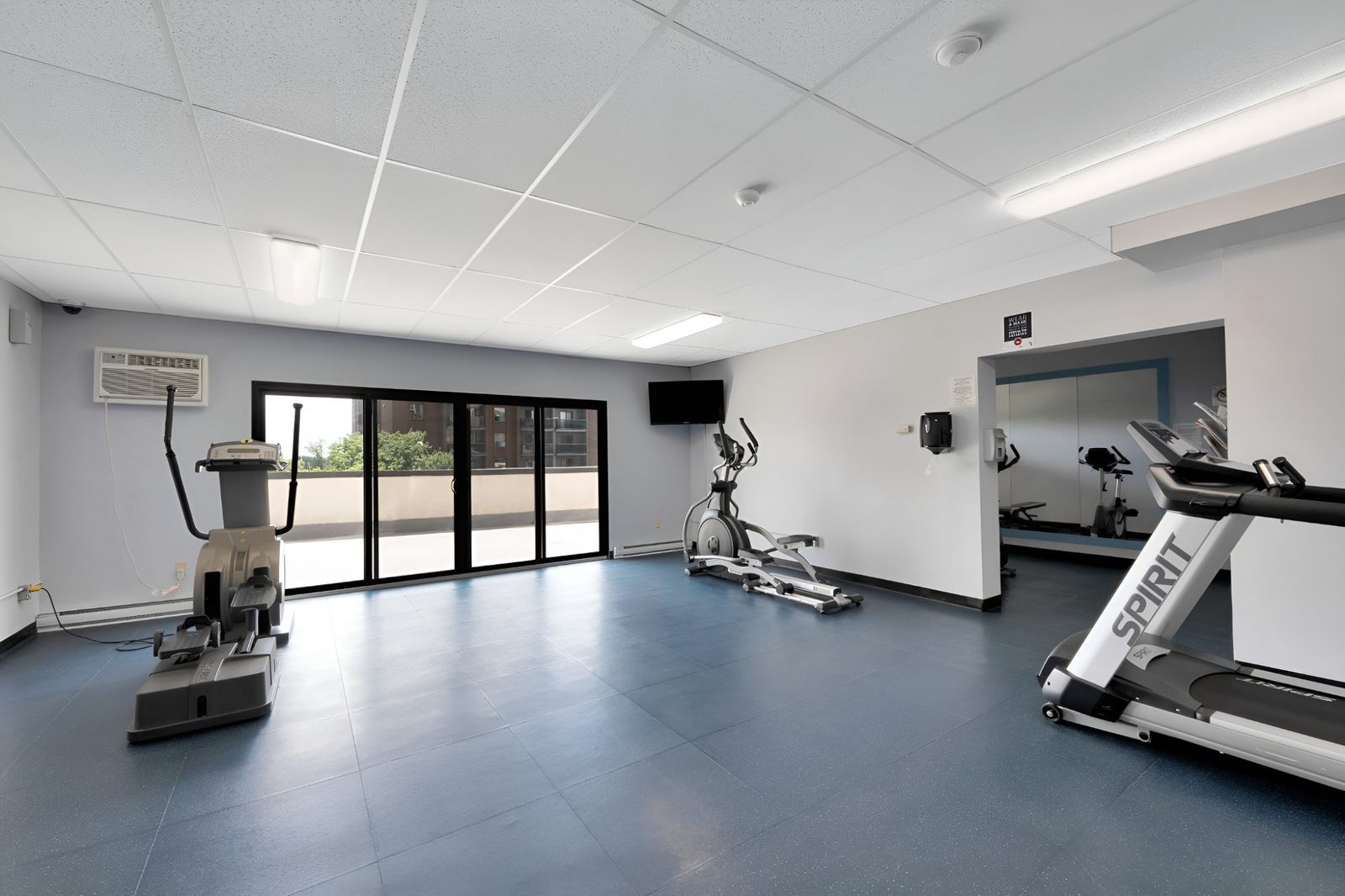Fitness room with equipment