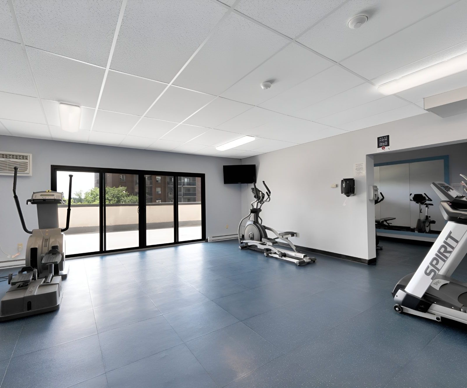 Fitness room with equipment