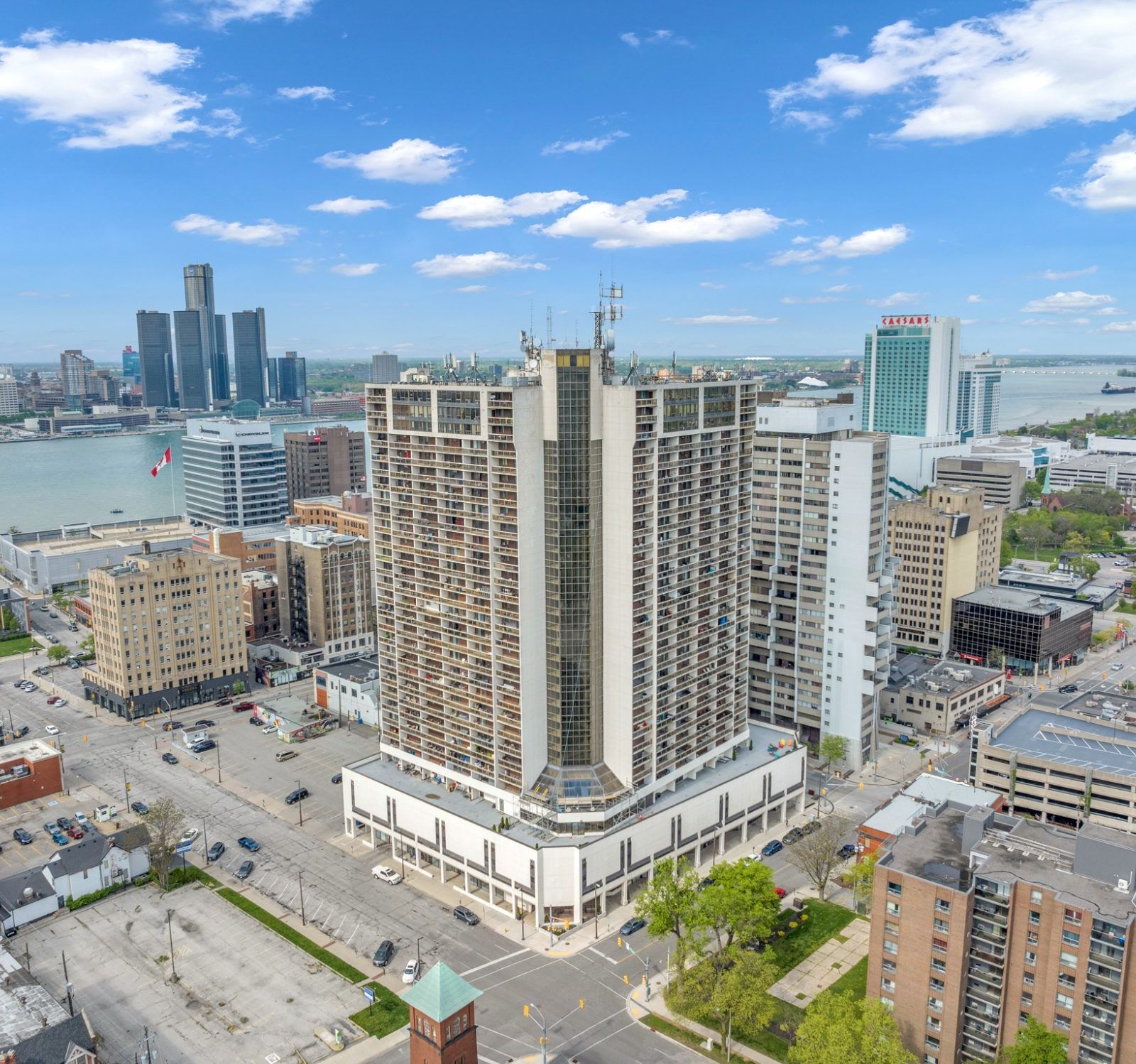 Rear view of Victoria Park Place with city and river beyond